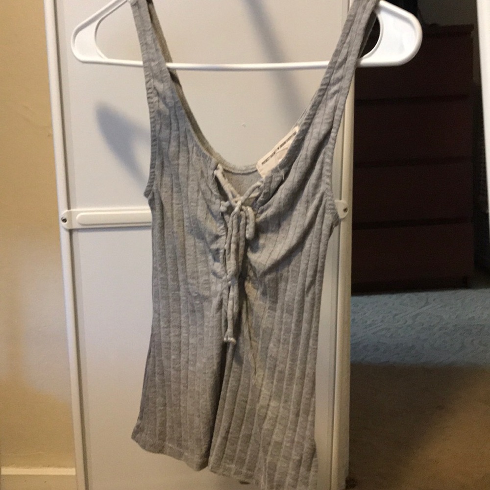 Grey crop tank top